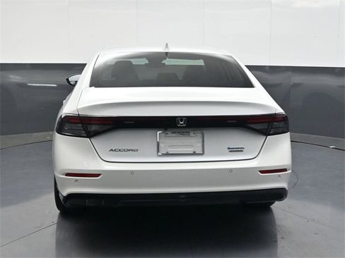 Used 2023 Honda Accord Touring image 5