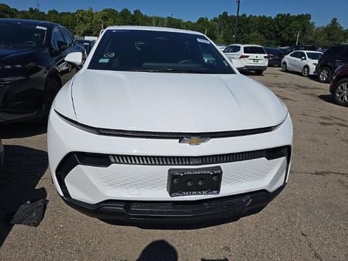 Used 2025 Chevrolet Equinox EV LT FWD image 2