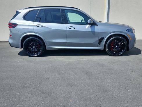 New 2026 BMW X5 xDrive40i w/ M Sport Package AWD/4WD image 3