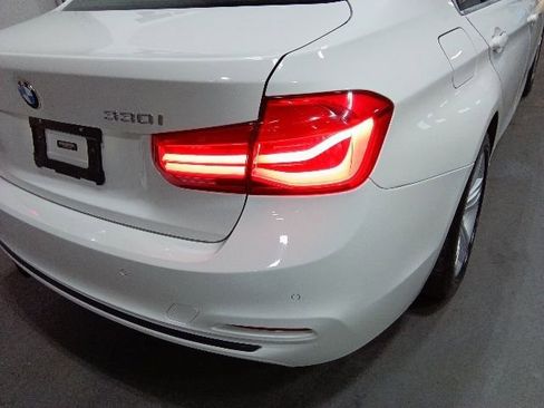 Used 2017 BMW 330i xDrive Sedan AWD/4WD image 26