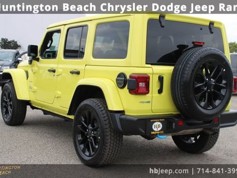 Used 2024 Jeep Wrangler Unlimited Sahara image 3