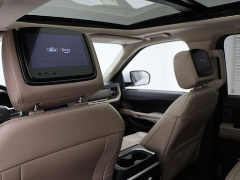 Used 2022 Ford Expedition Limited image 14