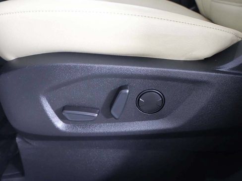 Used 2023 Ford Edge SEL w/ Convenience Package AWD/4WD image 32