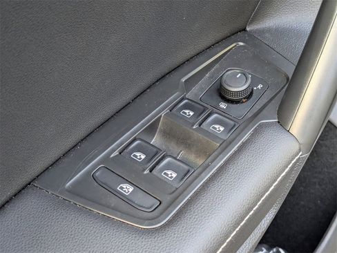 Used 2024 Volkswagen Tiguan S image 15