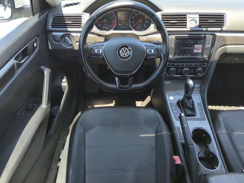 Used 2017 Volkswagen Passat 1.8T SE FWD image 14