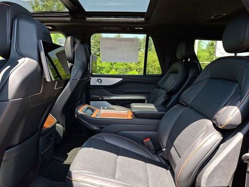 New 2026 Lincoln Navigator L Black Label AWD/4WD image 5