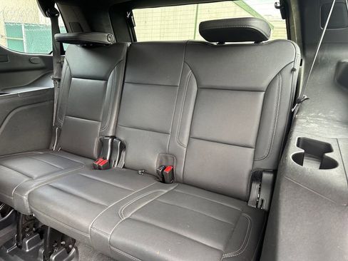 Used 2022 Chevrolet Tahoe Z71 w/ Z71 Off-Road Package AWD/4WD image 12