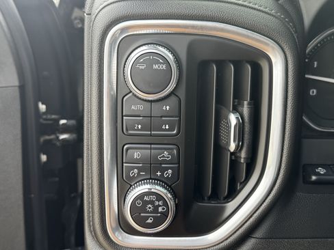 Used 2022 GMC Sierra 2500 Denali w/ Denali Ultimate Package AWD/4WD image 25