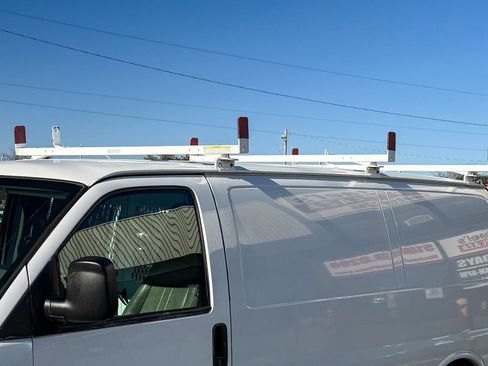 Used 2017 Chevrolet Express 2500 image 29