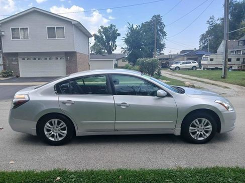 Used 2010 Nissan Altima 2.5 S FWD image 5