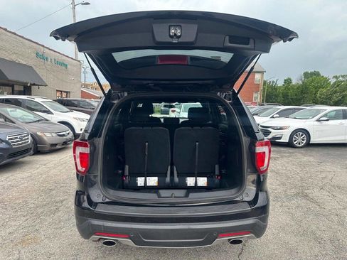 Used 2018 Ford Explorer XLT image 23