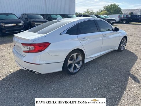 Used 2018 Honda Accord Touring image 6
