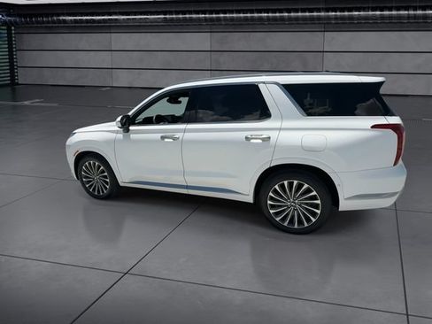 Used 2024 Hyundai Palisade Calligraphy FWD image 5