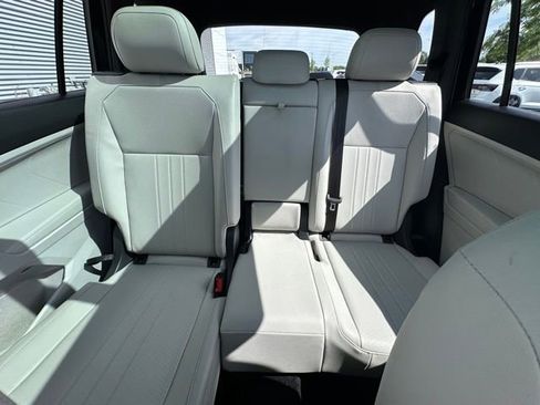 Certified 2022 Volkswagen Tiguan SE R-Line FWD image 24