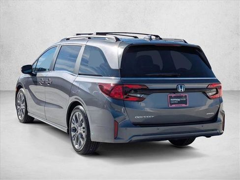 New 2026 Honda Odyssey Touring image 9