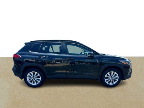 Certified 2023 Toyota Corolla Cross LE w/ Moonroof Package AWD/4WD image 2