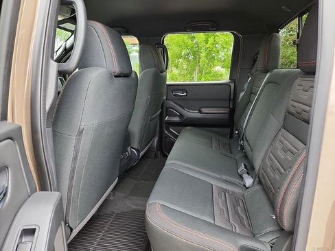 Used 2023 Nissan Frontier PRO-4X w/ Pro Convenience Package image 17