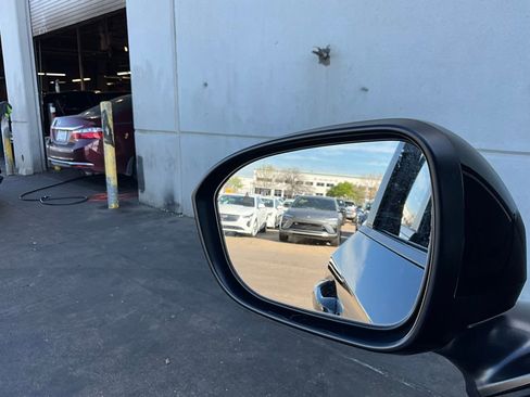 Used 2025 Nissan Kicks SV image 17