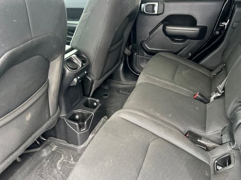 Used 2022 Jeep Gladiator Willys image 12