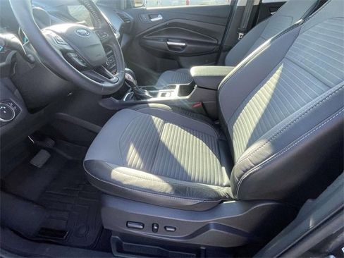 Used 2019 Ford Escape SE image 13
