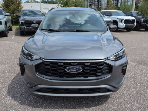 Used 2023 Ford Escape ST-Line w/ Tech Pack #1 FWD image 9