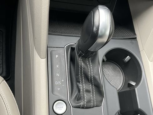 Used 2021 Volkswagen Atlas SE image 25