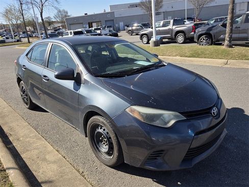 Used 2016 Toyota Corolla LE image 3