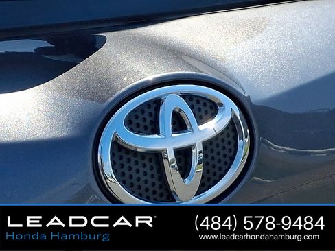 Used 2017 Toyota RAV4 XLE AWD/4WD image 31