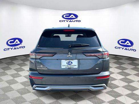 Used 2025 Mitsubishi Outlander SE image 5