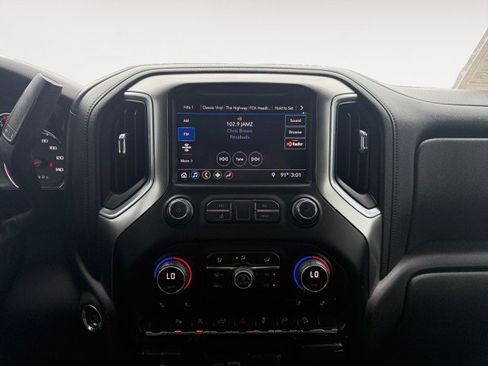 Used 2019 Chevrolet Silverado 1500 LT Trail Boss AWD/4WD image 8