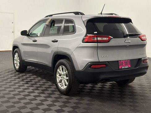 Used 2017 Jeep Cherokee Sport AWD/4WD image 3