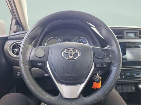 Used 2019 Toyota Corolla LE FWD image 28