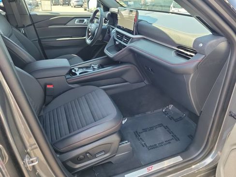 Used 2026 Ford Explorer ST-Line w/ ST-Line Street Pack RWD image 16