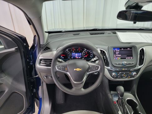 Certified 2022 Chevrolet Equinox LS w/ LS Convenience Package image 14