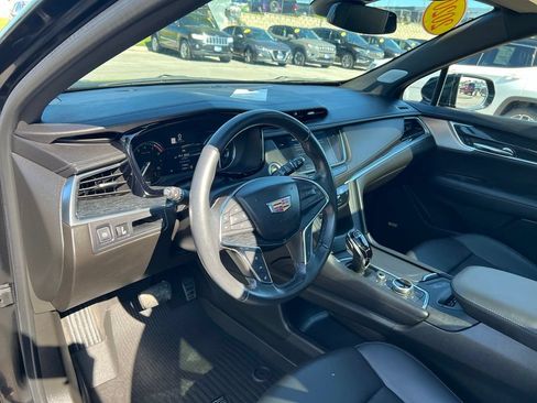 Used 2020 Cadillac XT5 Premium Luxury w/ LPO, Floor Liner Package AWD/4WD image 21