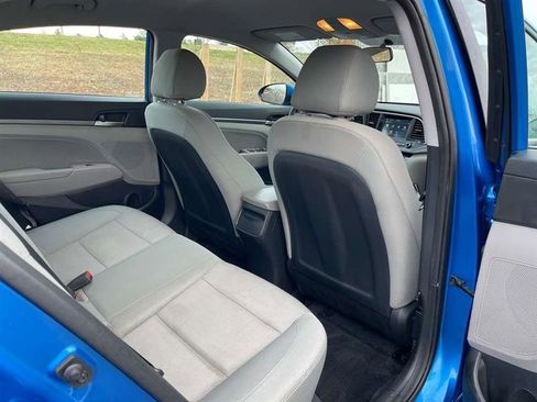 Used 2017 Hyundai Elantra SE image 57