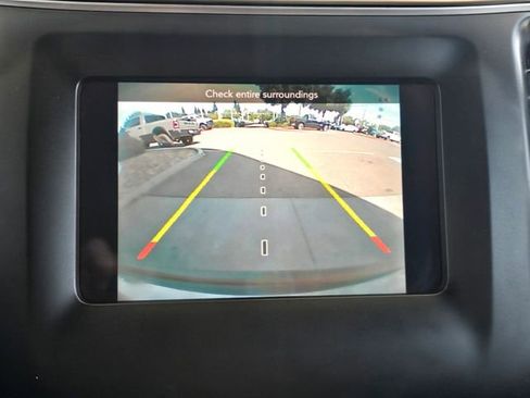 Used 2019 Jeep Cherokee Latitude w/ Popular Appearance Group AWD/4WD image 9