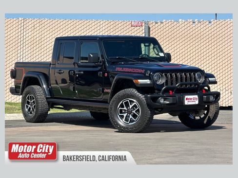 Used 2024 Jeep Gladiator Rubicon w/ Technology Group AWD/4WD image 1