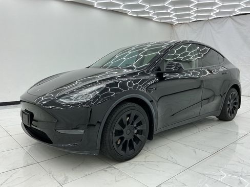 Used 2021 Tesla Model Y Long Range AWD/4WD image 6