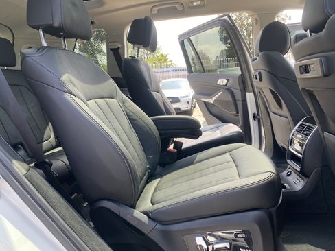 Used 2021 BMW X7 xDrive40i w/ Cold Weather Package AWD/4WD image 27