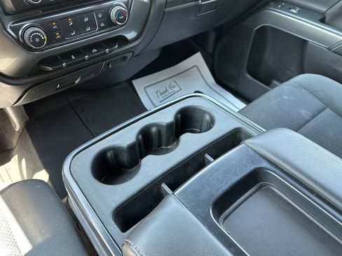 Used 2019 Chevrolet Silverado 1500 LT AWD/4WD image 16