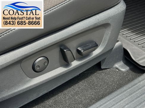 Used 2025 Nissan Pathfinder SL FWD image 28