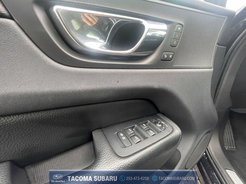 Used 2019 Volvo XC60 T5 Momentum w/ Premium Package AWD/4WD image 11