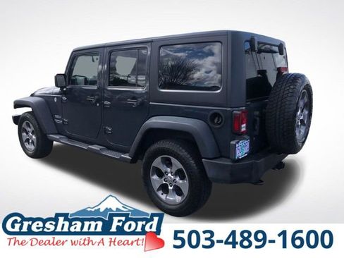 Used 2017 Jeep Wrangler Unlimited Sport w/ Max Tow Package AWD/4WD image 5