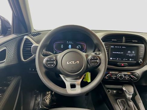 Certified 2023 Kia Soul LX w/ LX Technology Package FWD image 21