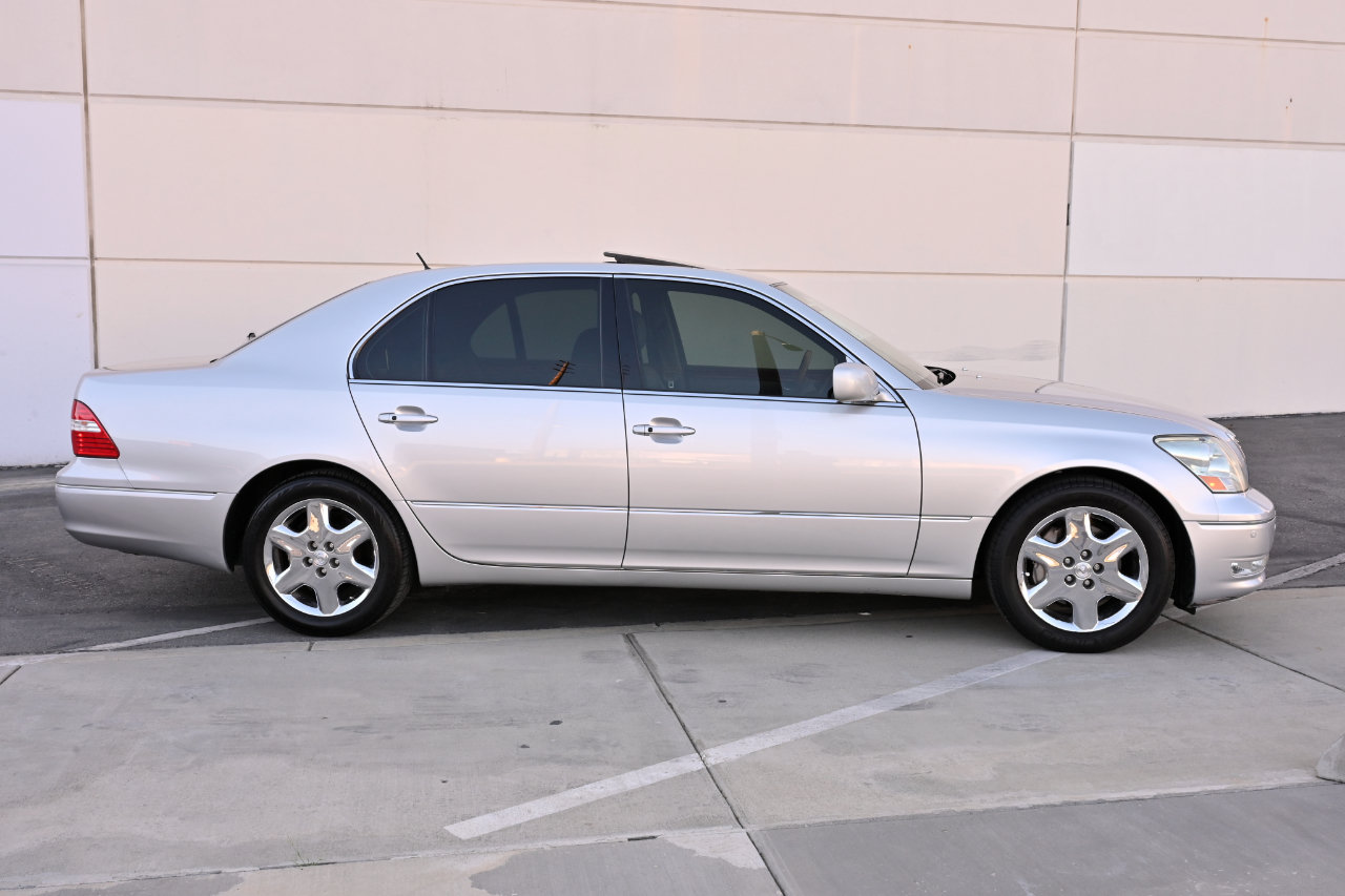 Used 2004 Lexus LS 430 w/ Modern Luxury Pkg RWD image 7