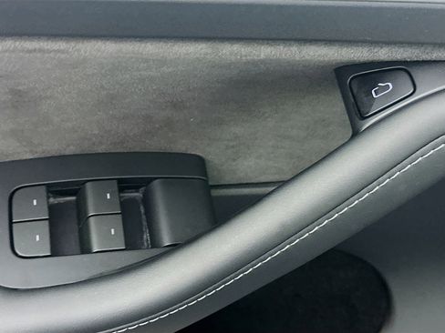 Used 2024 Tesla Model Y Long Range image 15