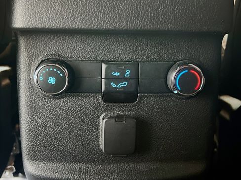 Used 2019 Ford Explorer XLT w/ Equipment Group 202A image 18