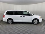 Used 2019 Dodge Grand Caravan SE w/ UConnect Hands-Free Group image 5