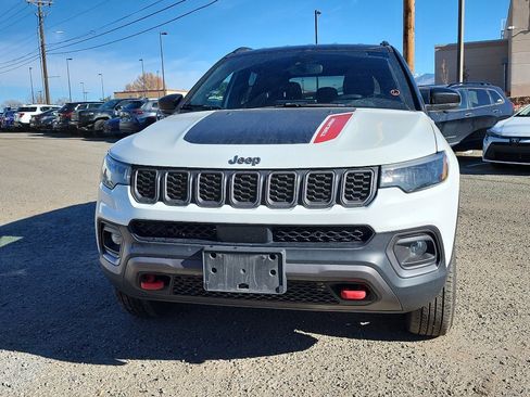 Used 2024 Jeep Compass Trailhawk image 2